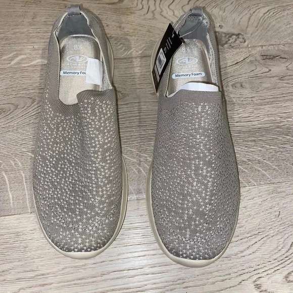 NWT-athletic wrks slip ons - Picture 1 of 4